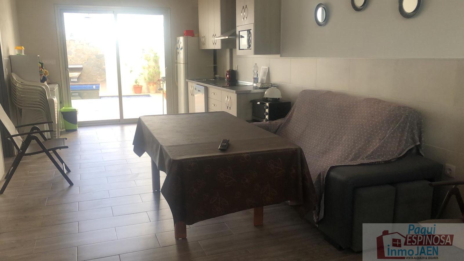 For sale of house in Torredonjimeno