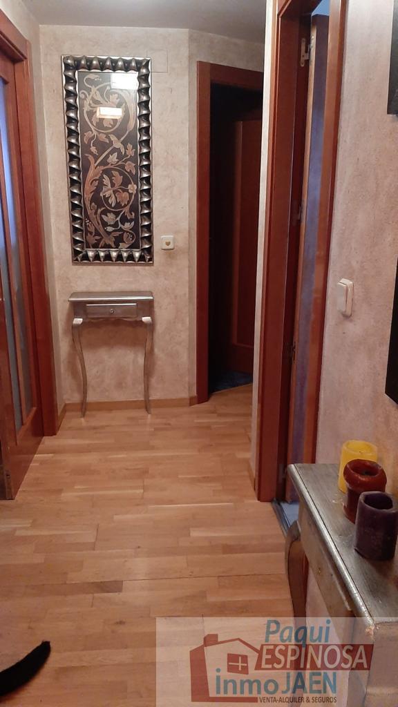 For sale of duplex in Torredonjimeno