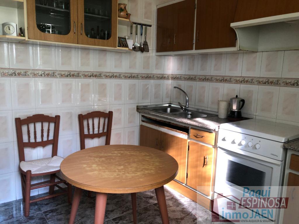 For sale of house in Torredonjimeno