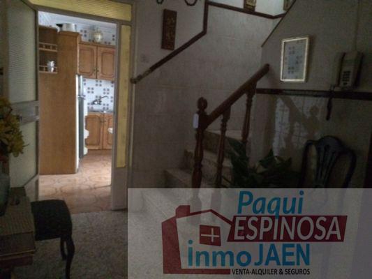 For sale of house in Torredonjimeno