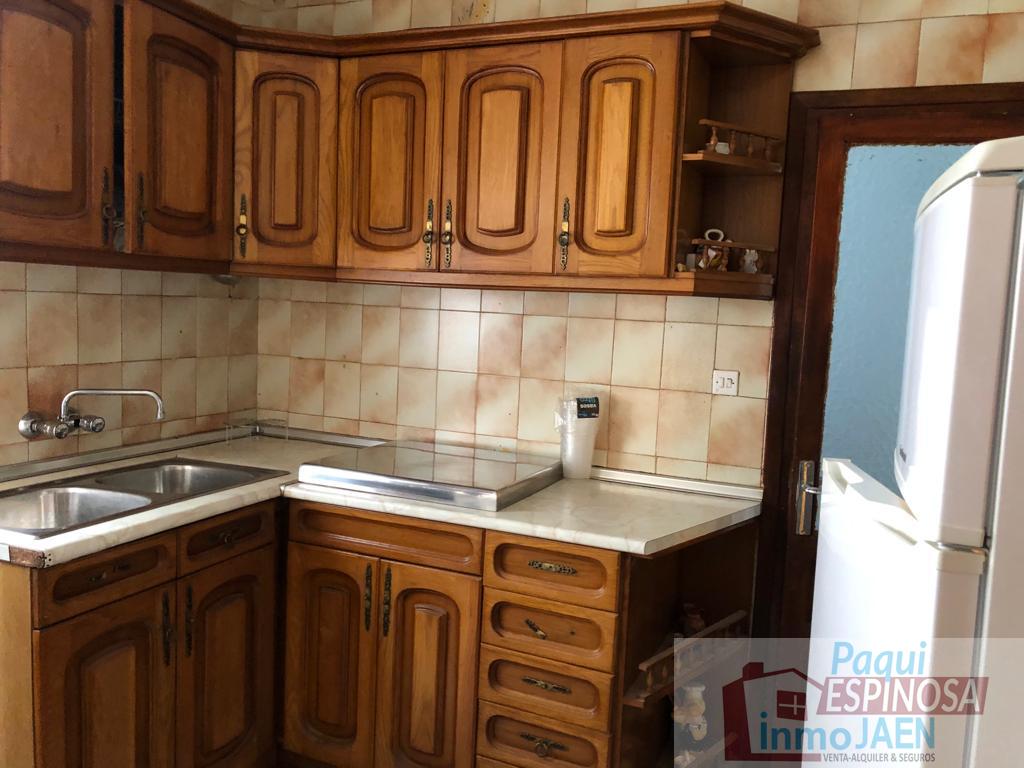 For sale of house in Torredonjimeno