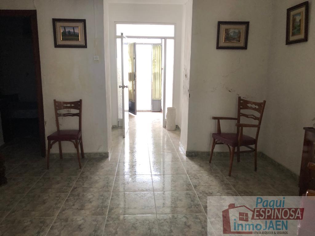 For sale of house in Torredonjimeno
