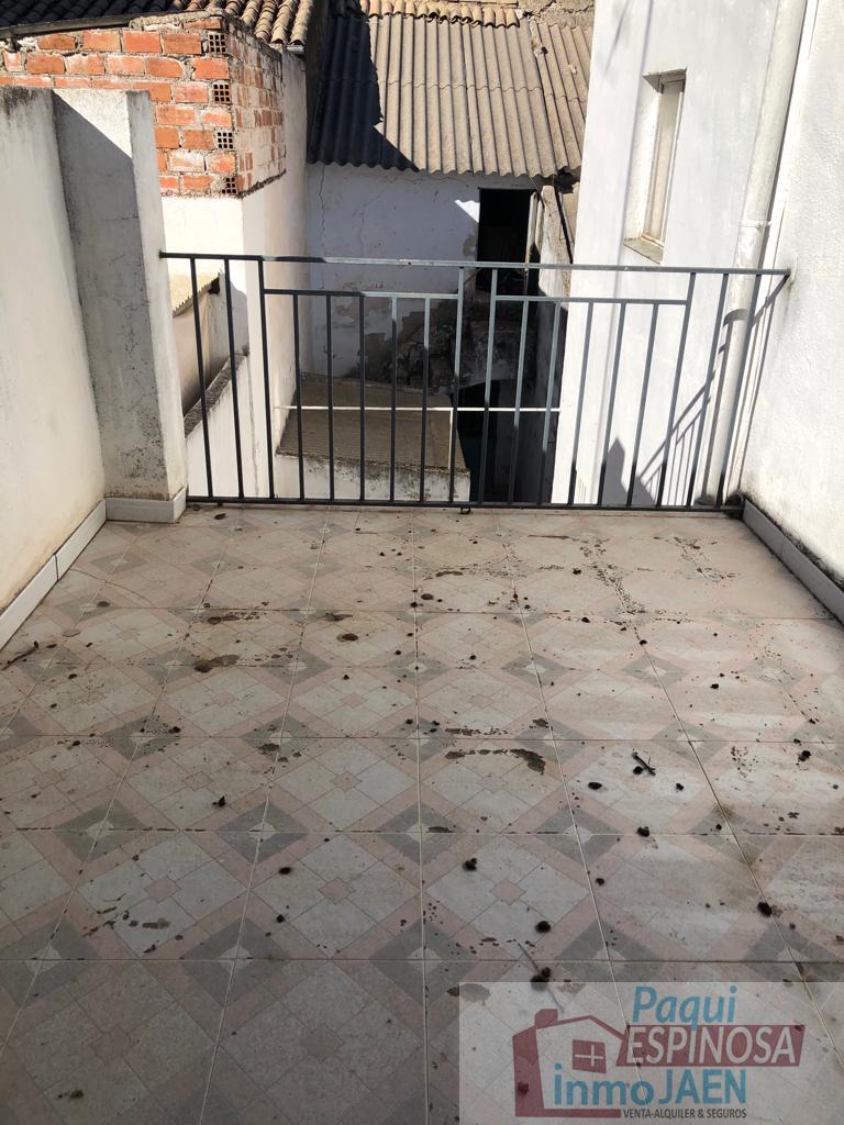 For sale of house in Torredonjimeno