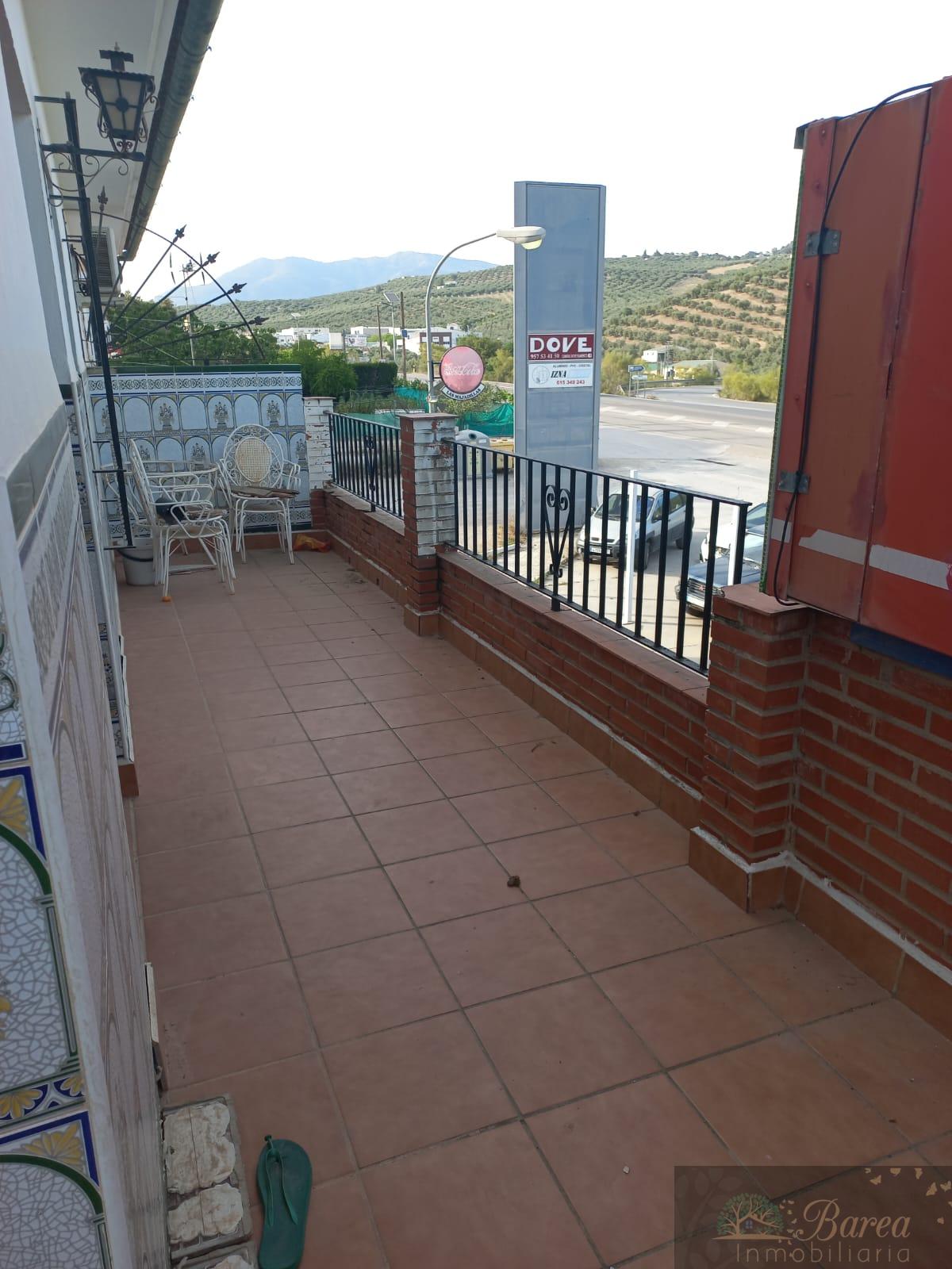 For sale of residence in Iznájar