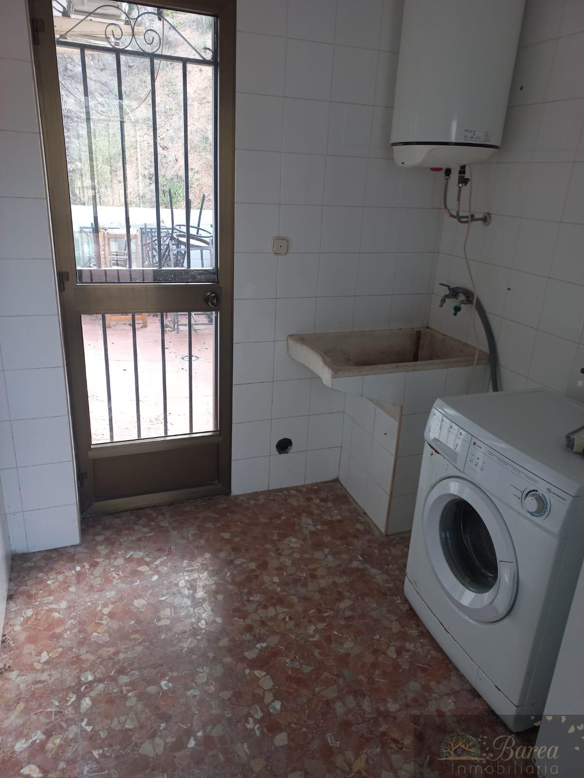 For sale of residence in Iznájar