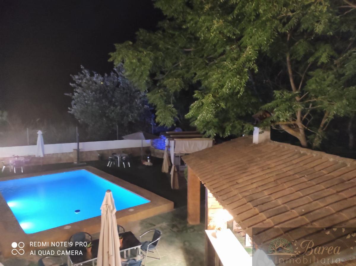 Köp av chalet i Cabra