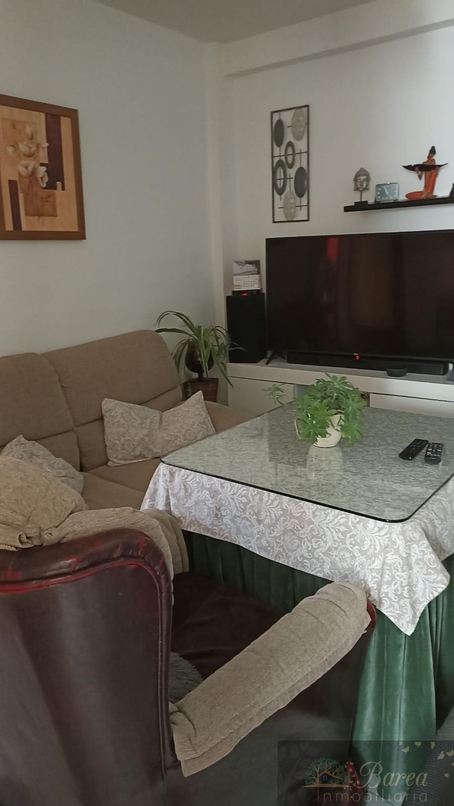 Myynti
 from
 huoneisto
 sisään

 Rute