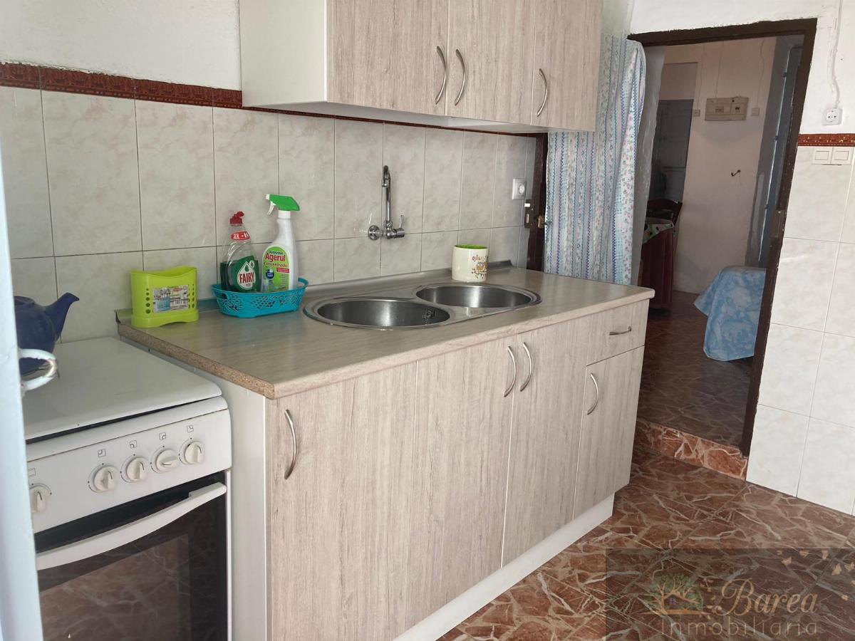For rent of house in Rute