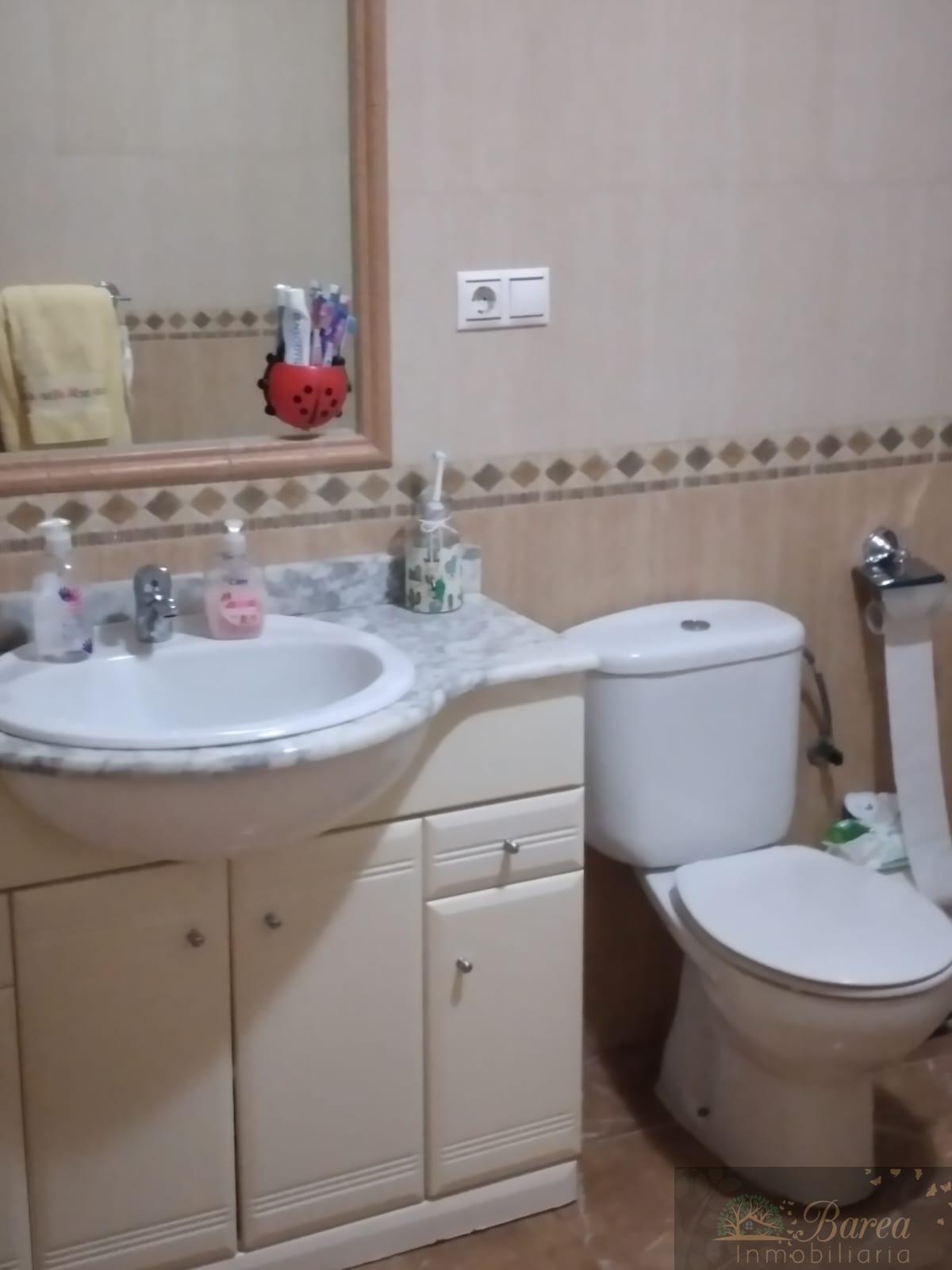 Til salg fra etage i Rute