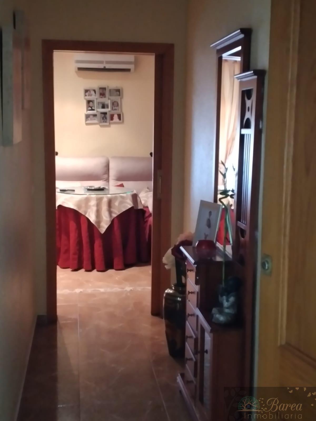 Til salg fra etage i Rute