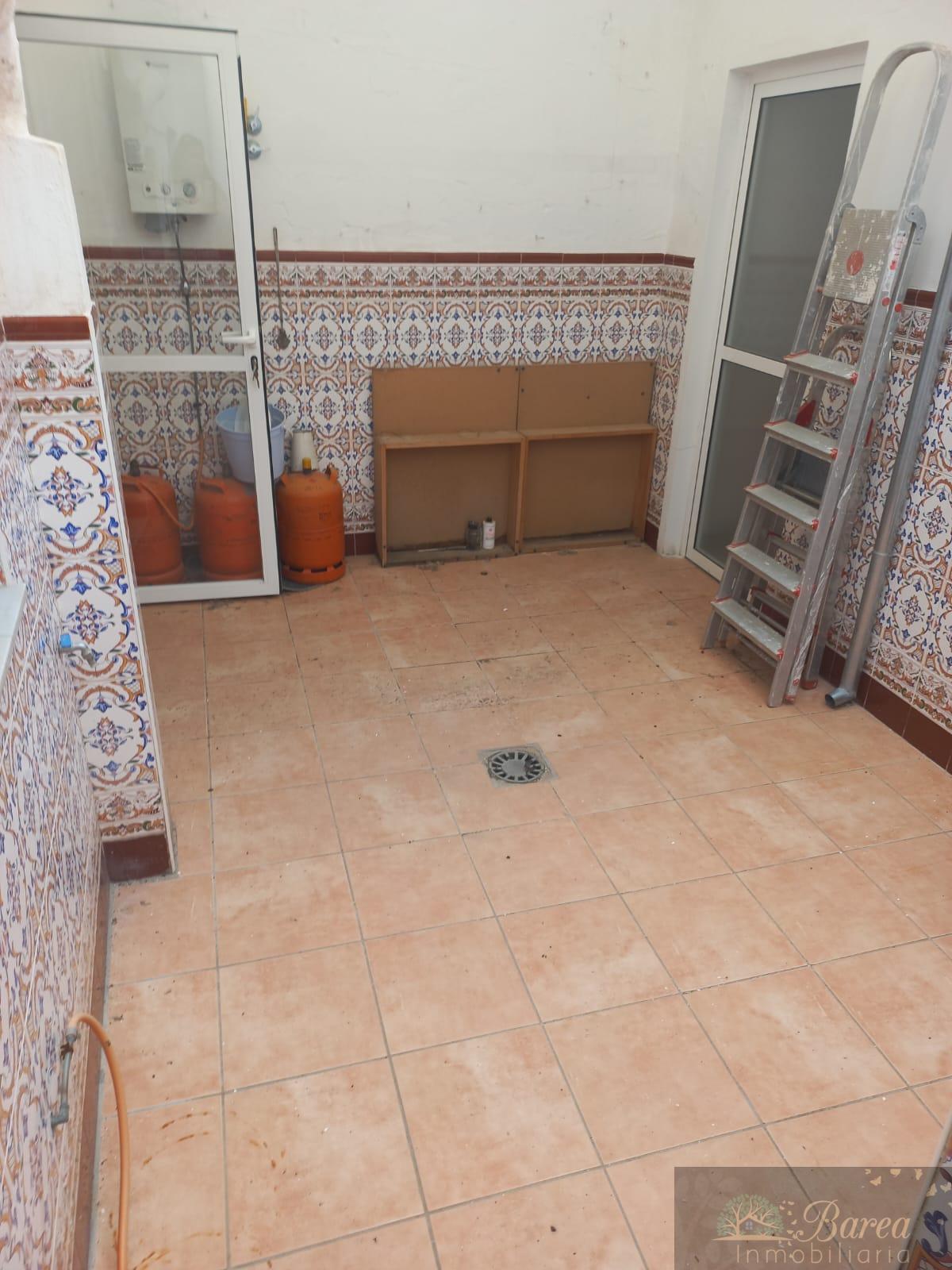 For sale of house in Rute