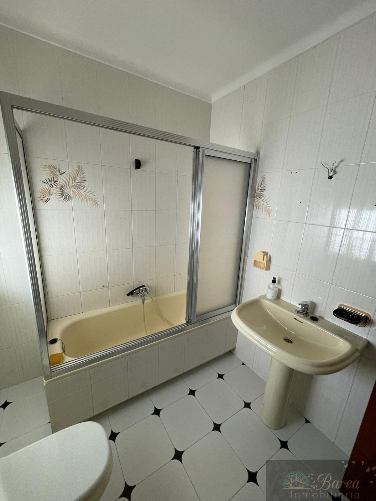 For sale of house in Rute