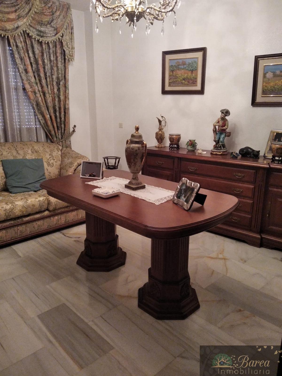 بيع من أرضية في Rute