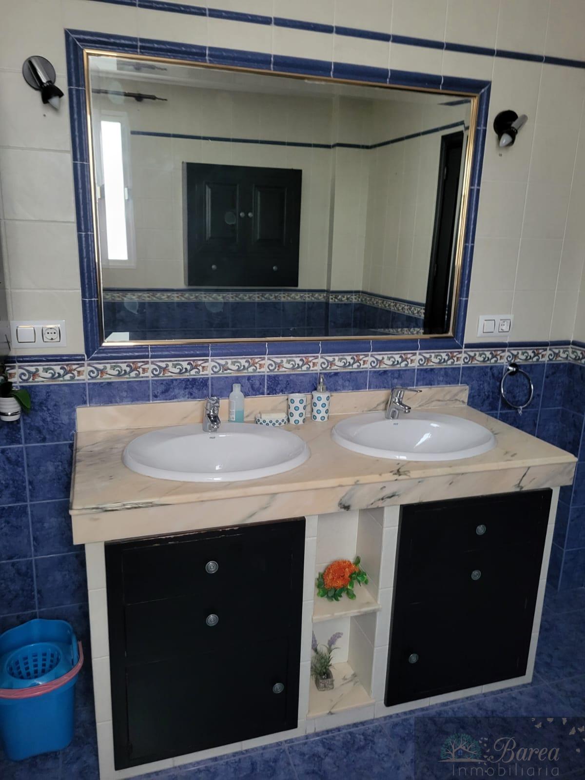 For sale of house in Aguilar de la Frontera