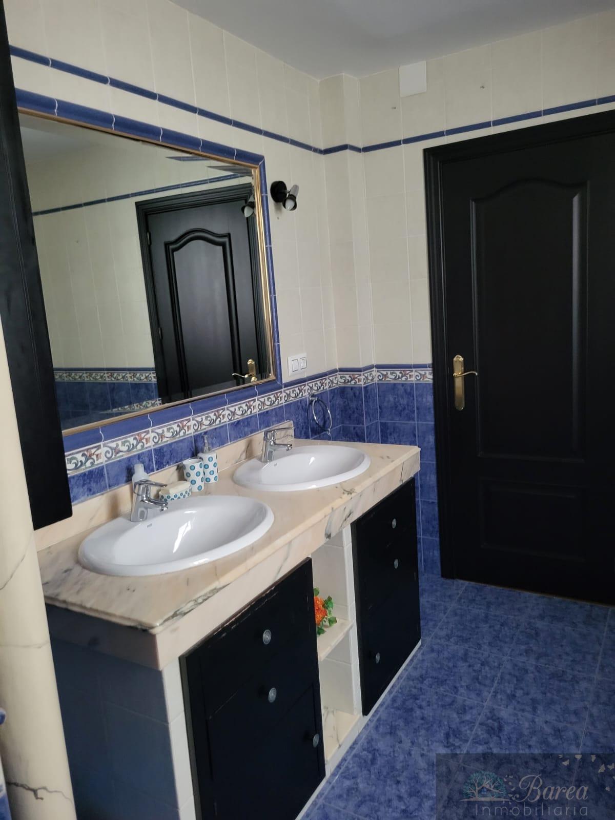 For sale of house in Aguilar de la Frontera