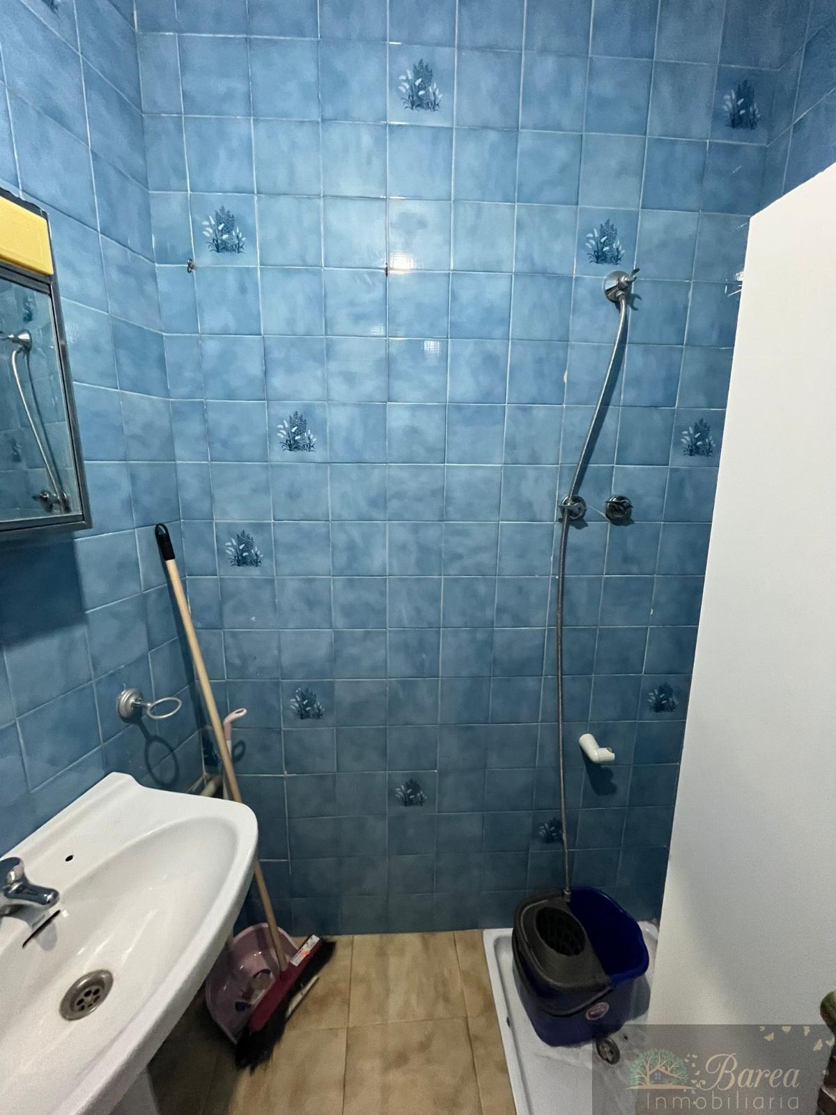 For rent of commercial in Rute
