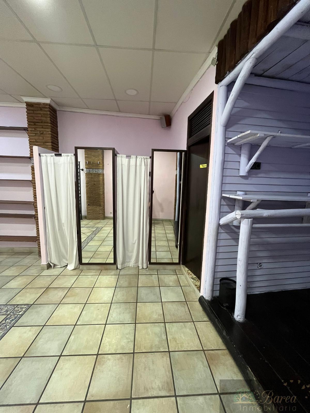For rent of commercial in Rute