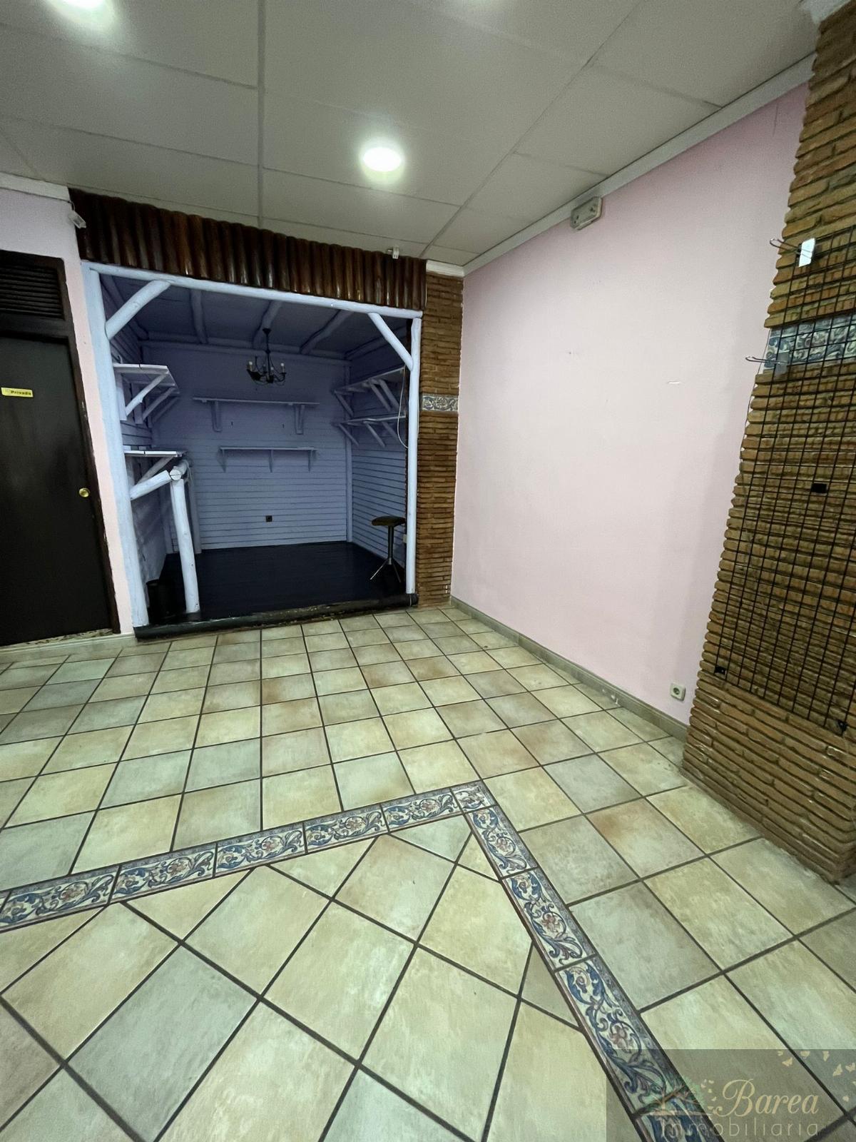 For rent of commercial in Rute