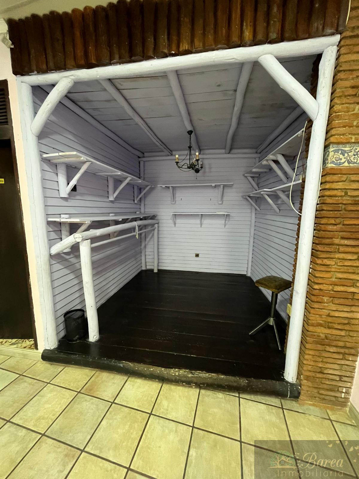 For rent of commercial in Rute