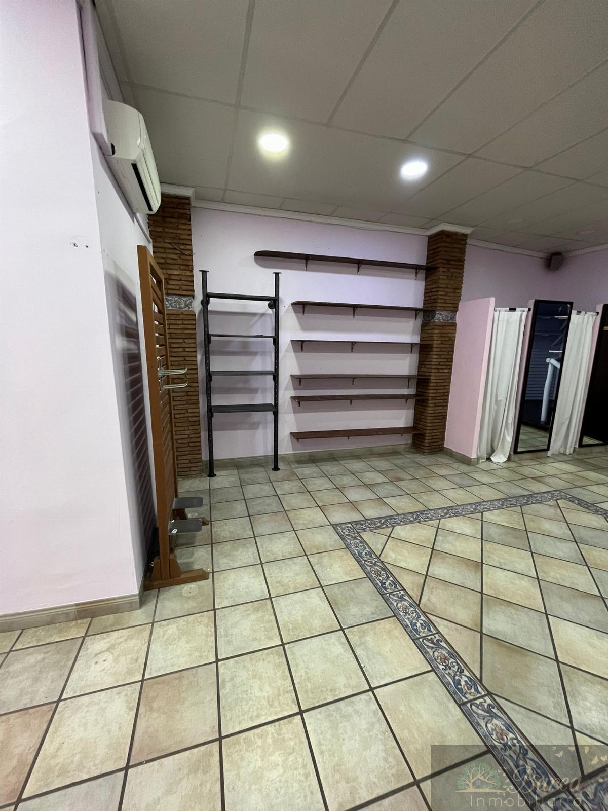 For rent of commercial in Rute