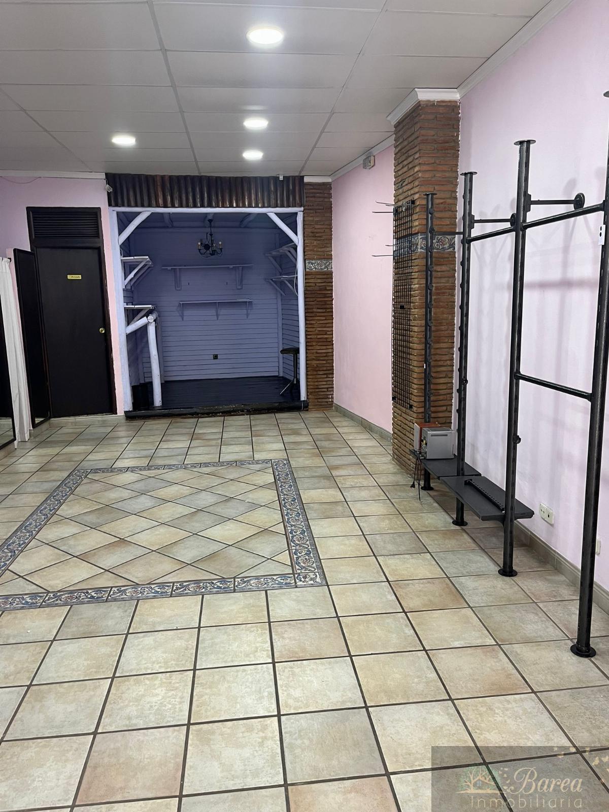 For rent of commercial in Rute