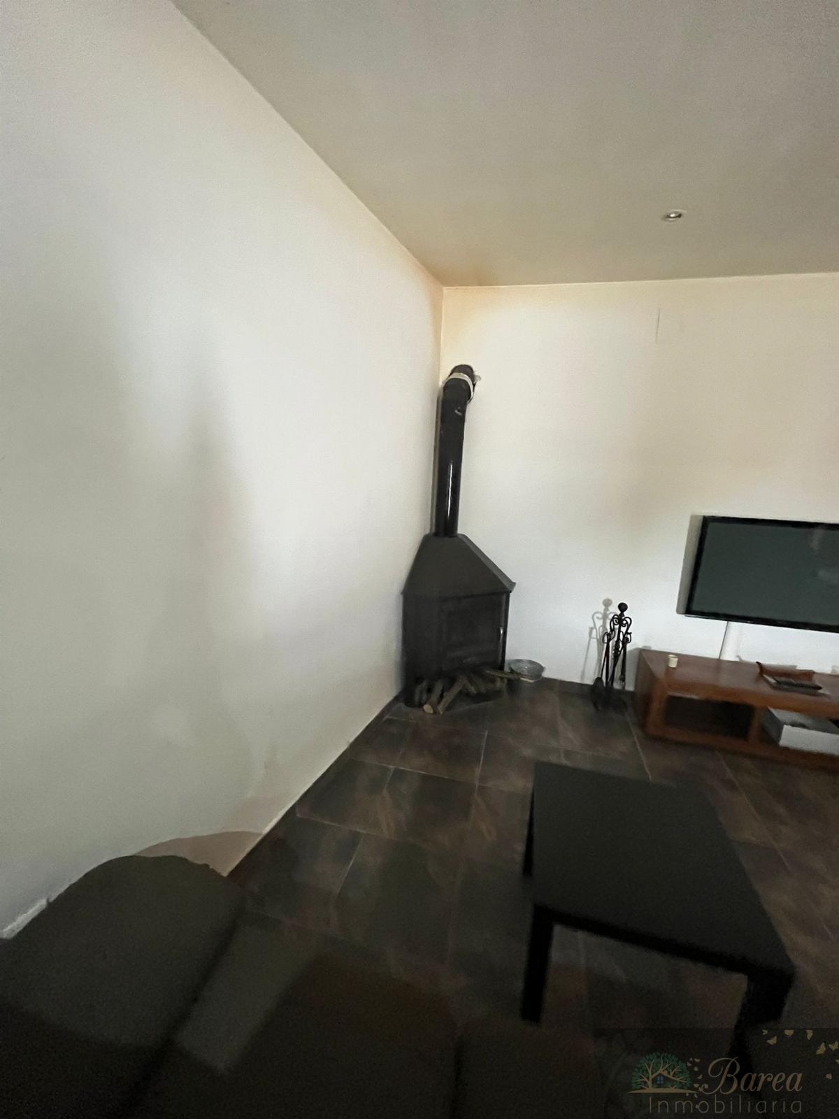 For rent of house in Rute