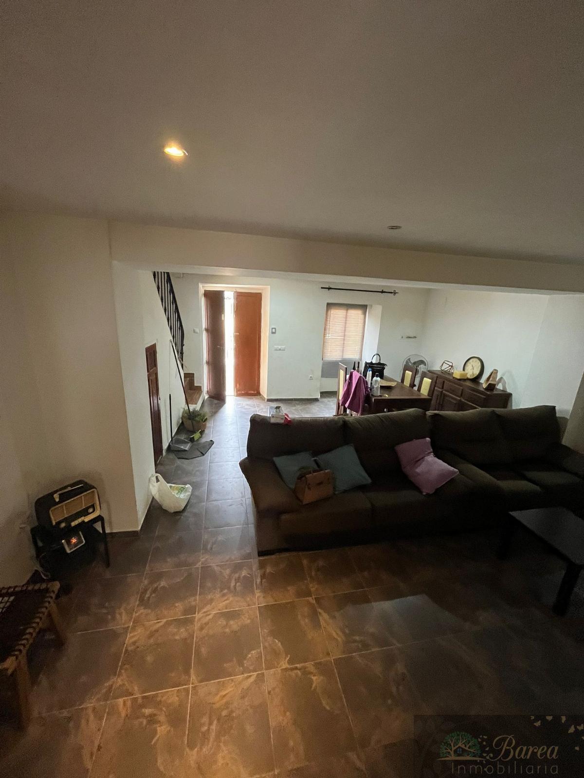 For rent of house in Rute