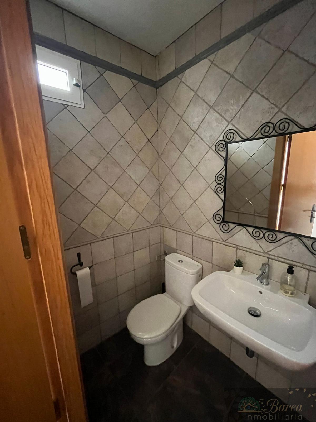 For rent of house in Rute