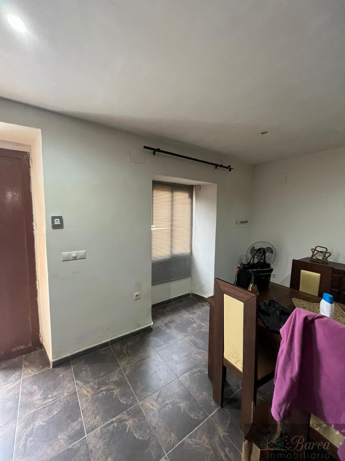For rent of house in Rute