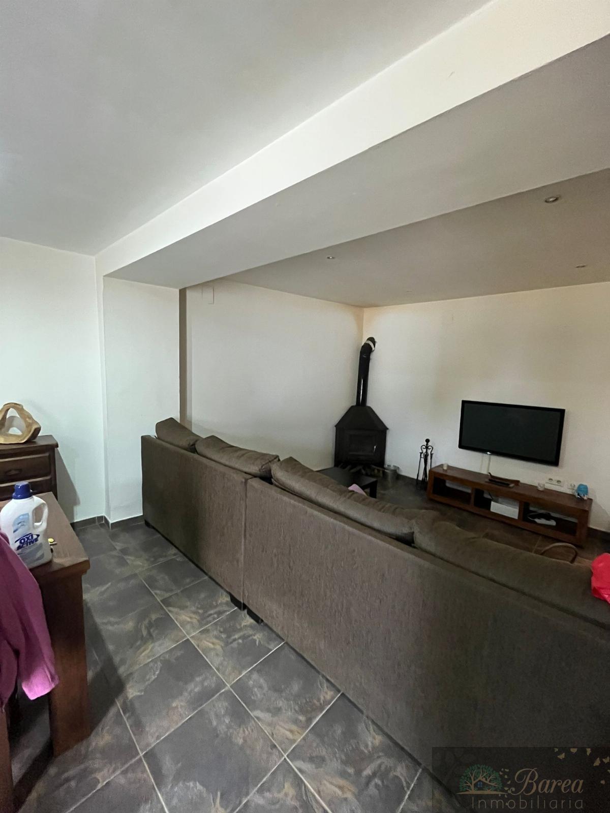 For rent of house in Rute