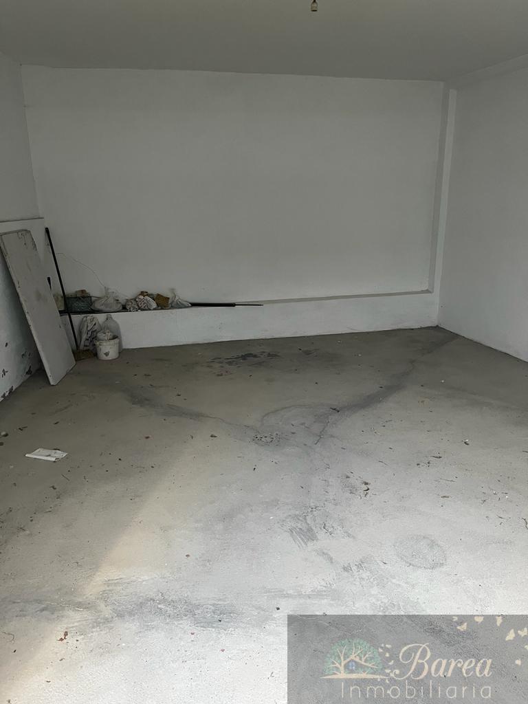 For sale of garage in Rute