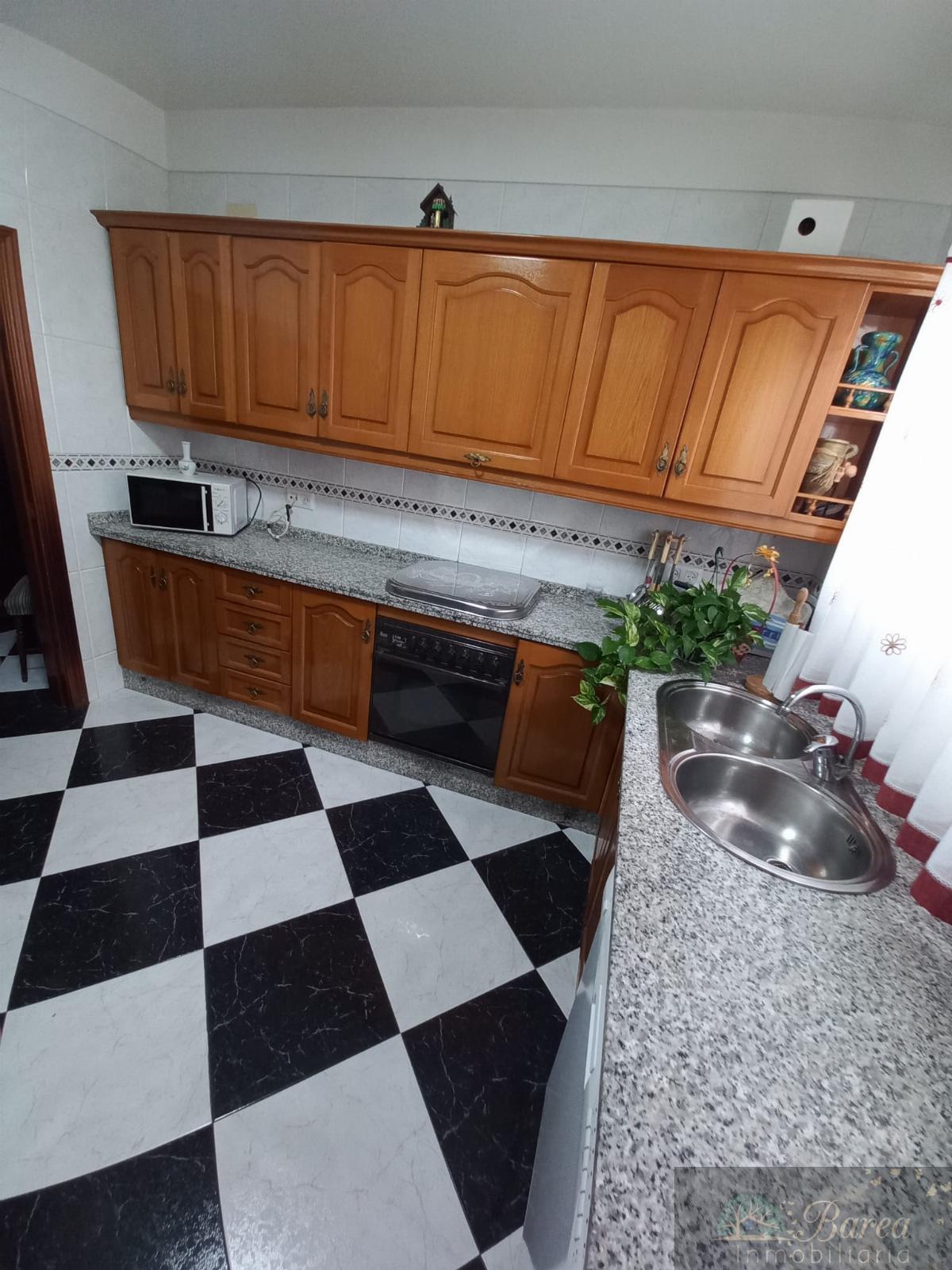 For sale of house in Rute