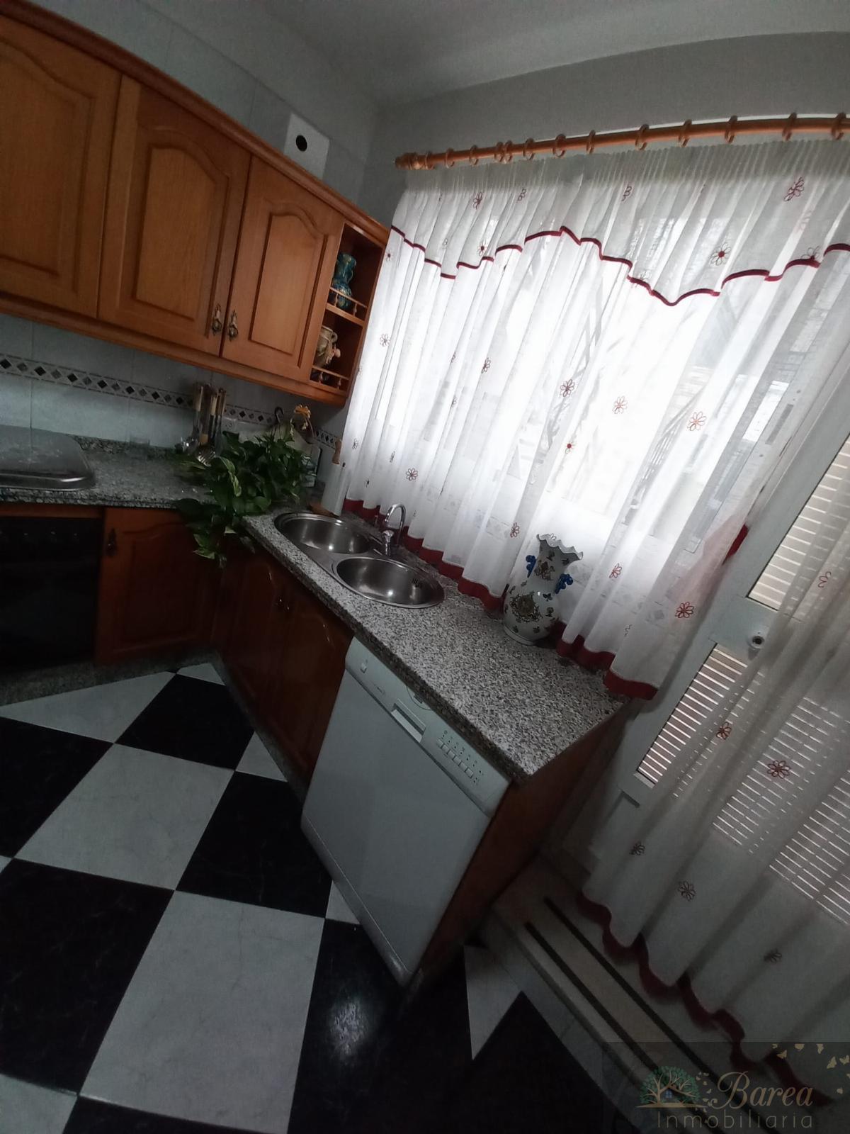 For sale of house in Rute