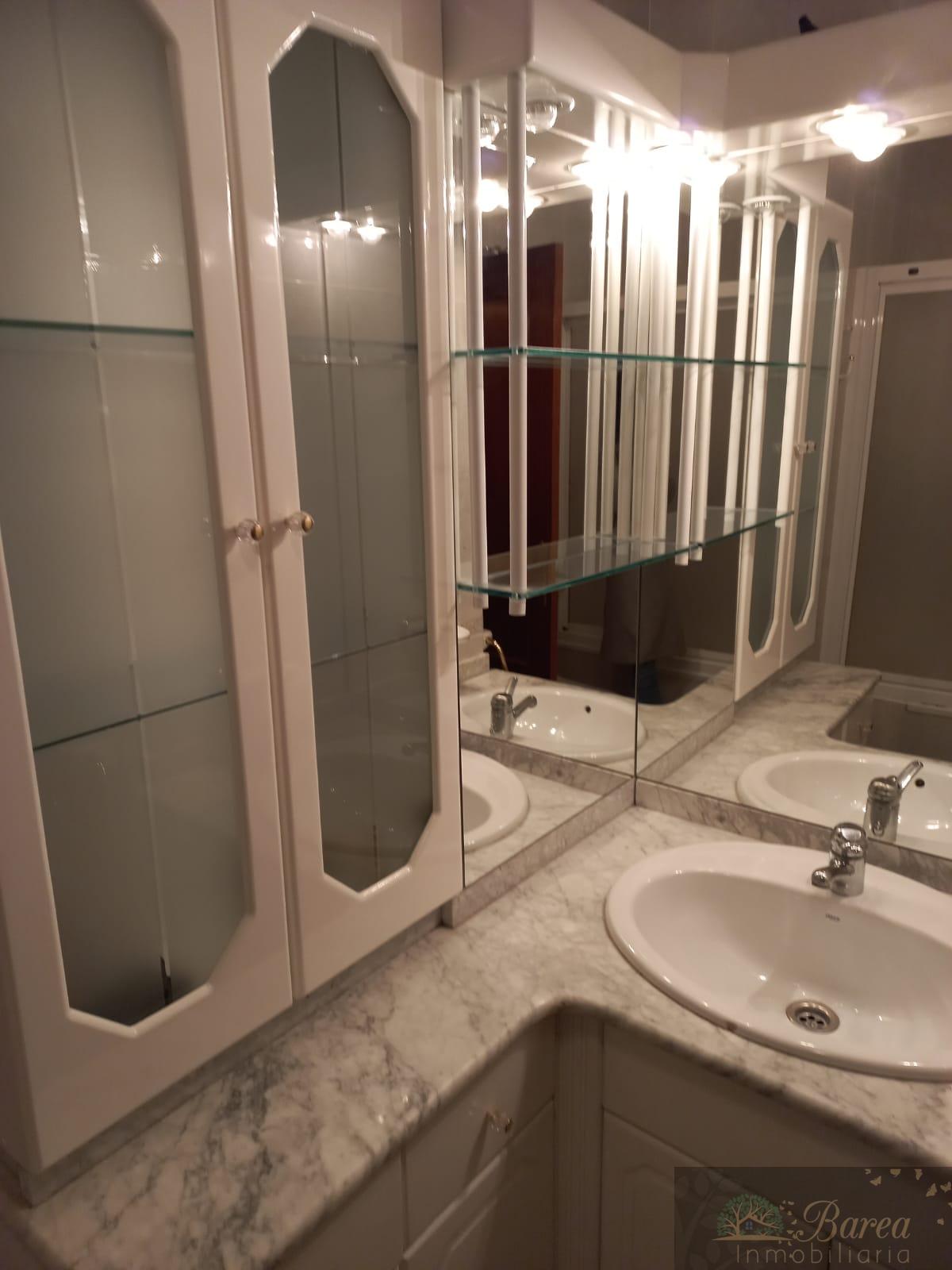 De vânzare din duplex în Rute
