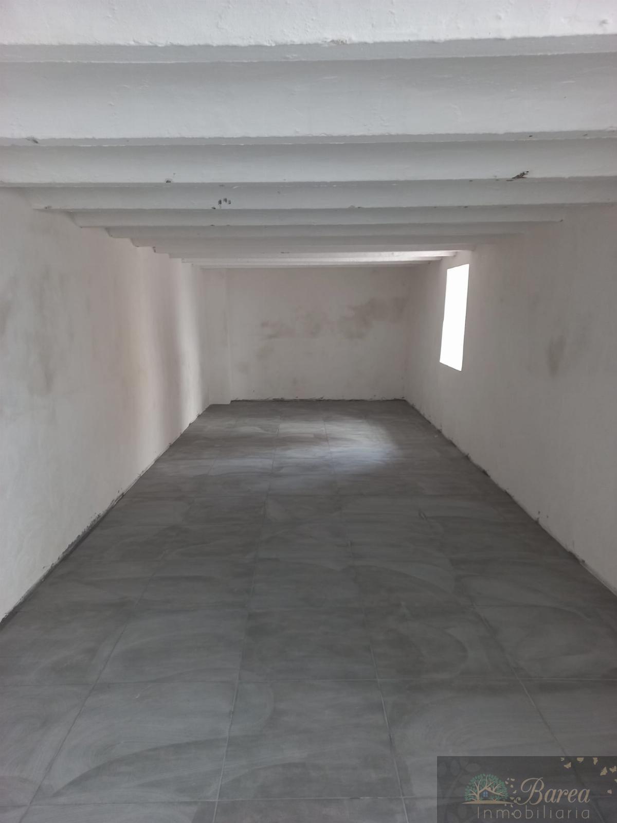 For sale of garage in Rute