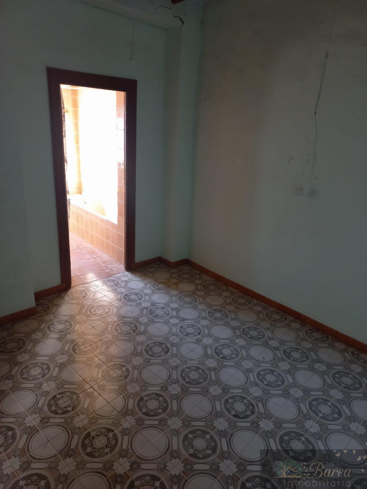 For sale of house in Rute