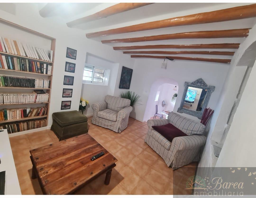 Venta de casa en Iznájar