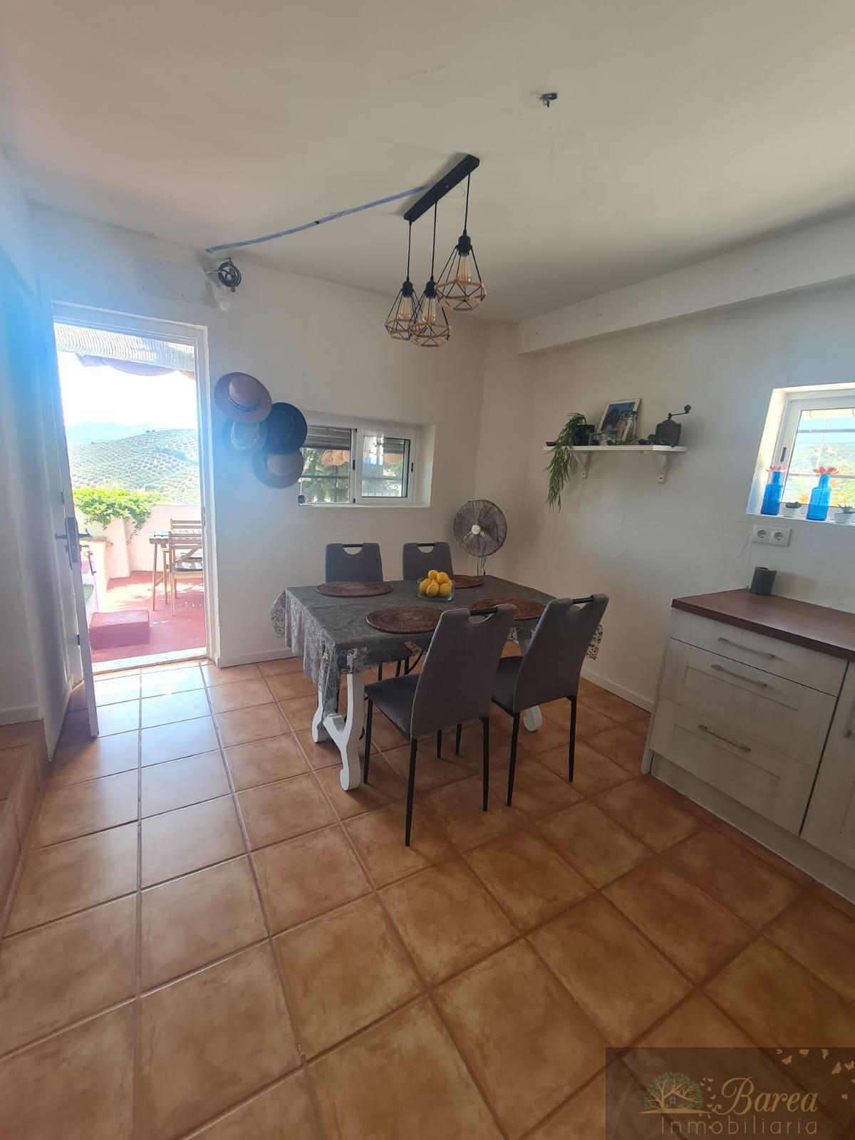 Venta de casa en Iznájar