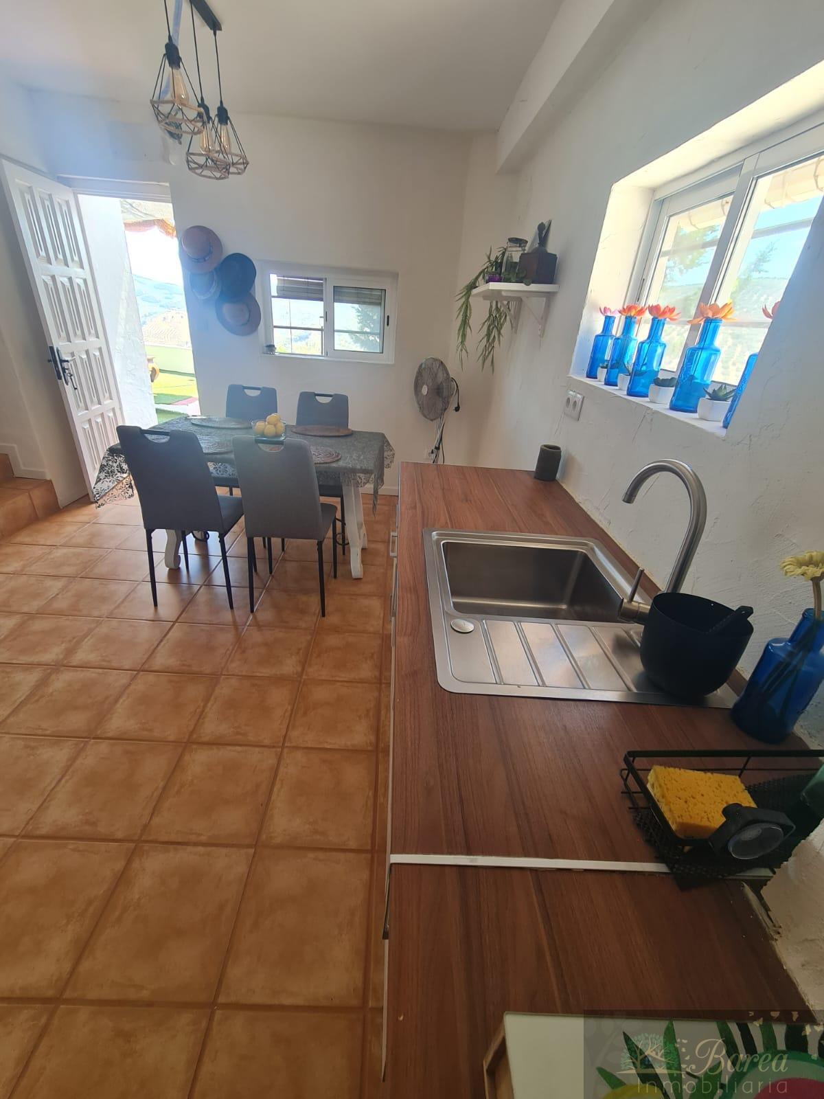 Venta de casa en Iznájar