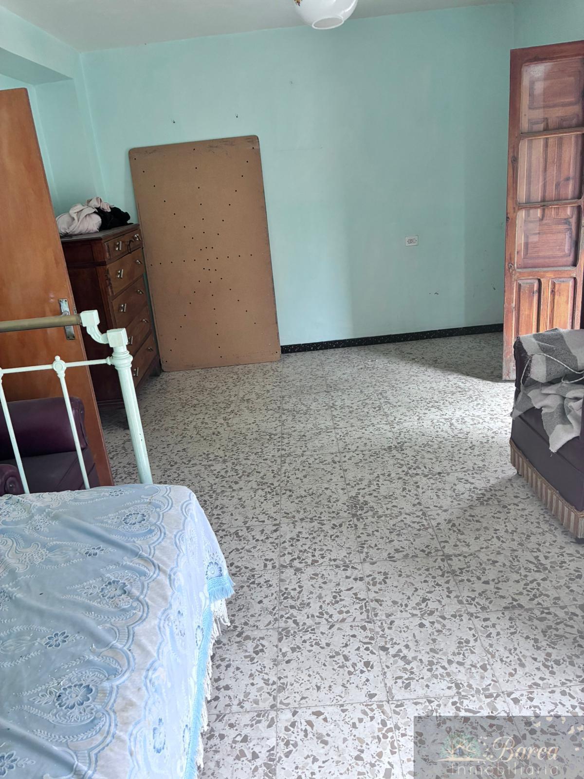 For sale of house in Rute