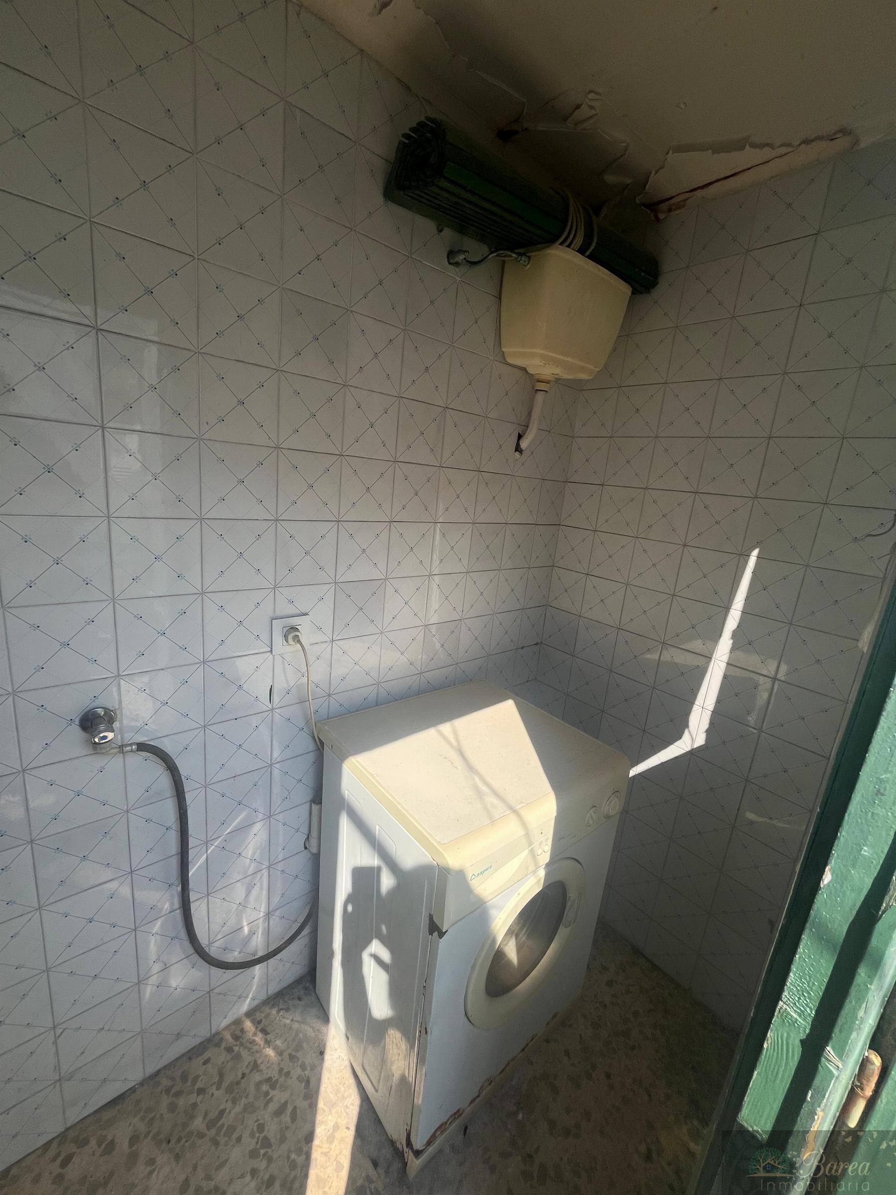 For sale of building in Rute