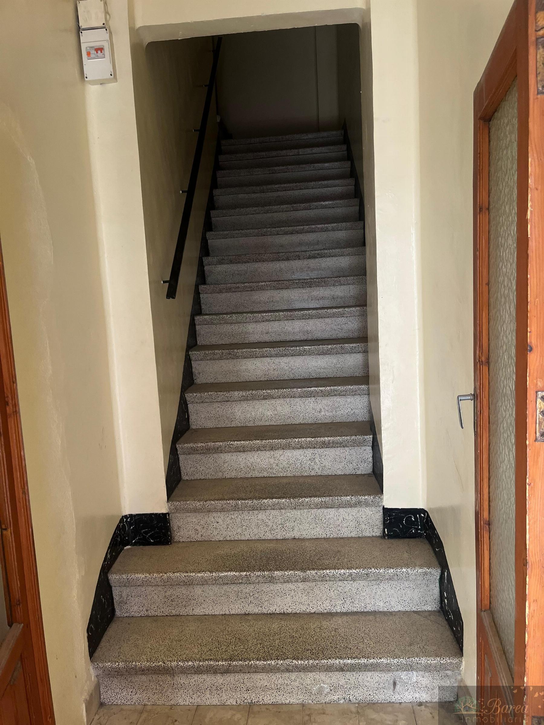 For sale of building in Rute