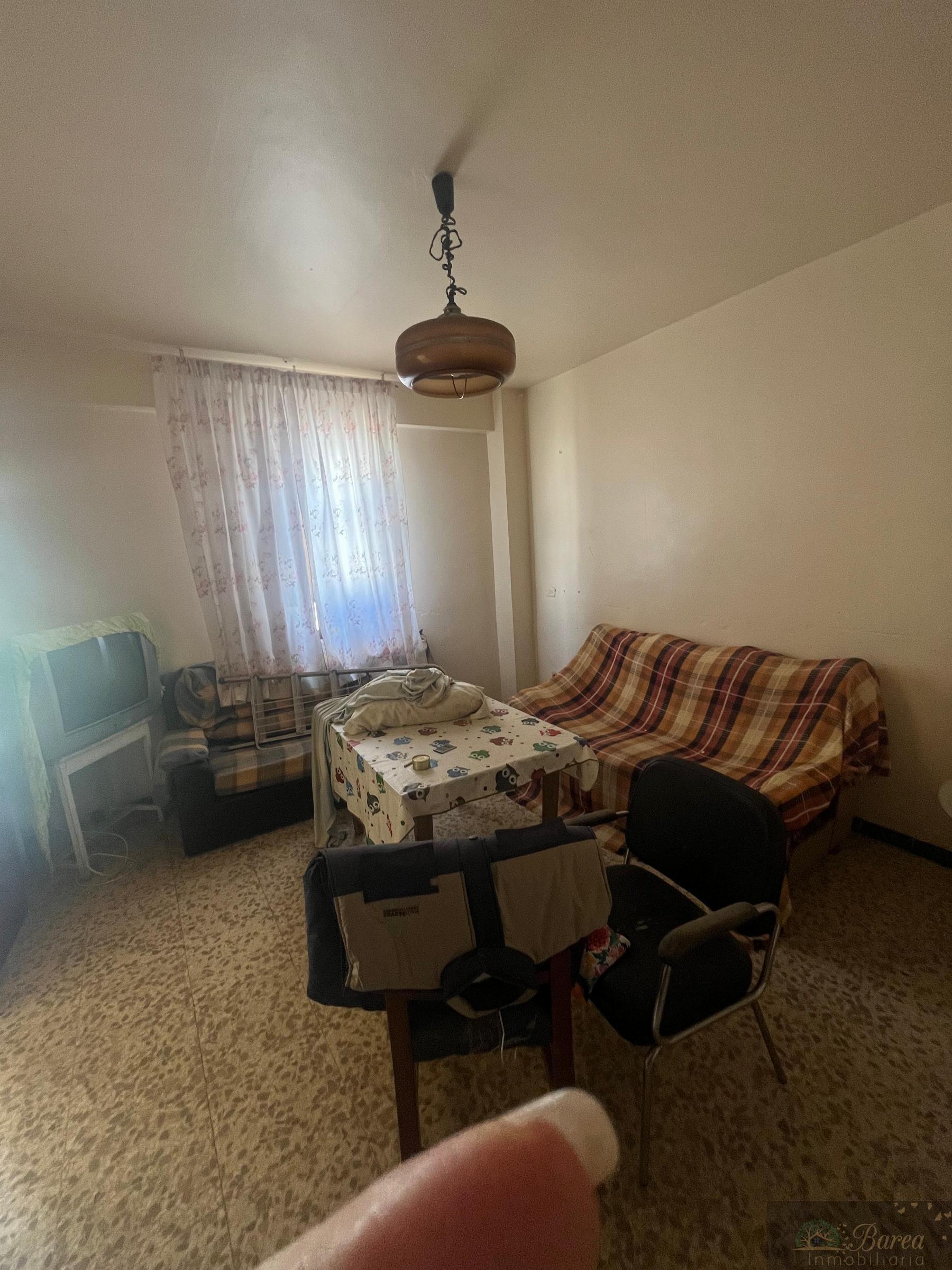 For sale of building in Rute