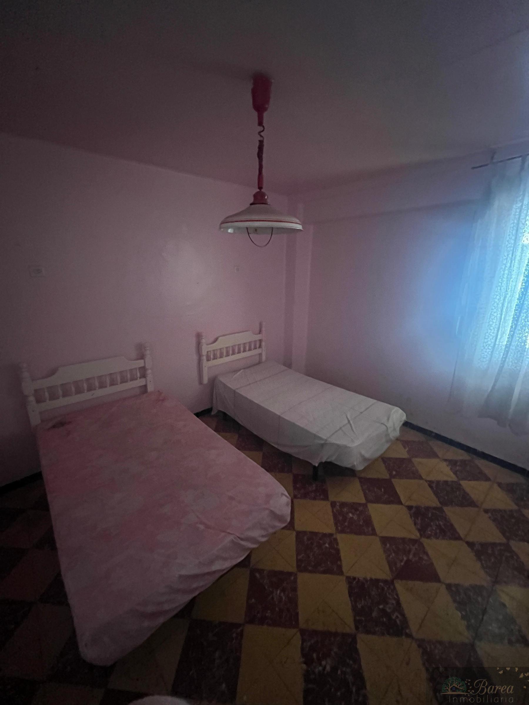 For sale of building in Rute