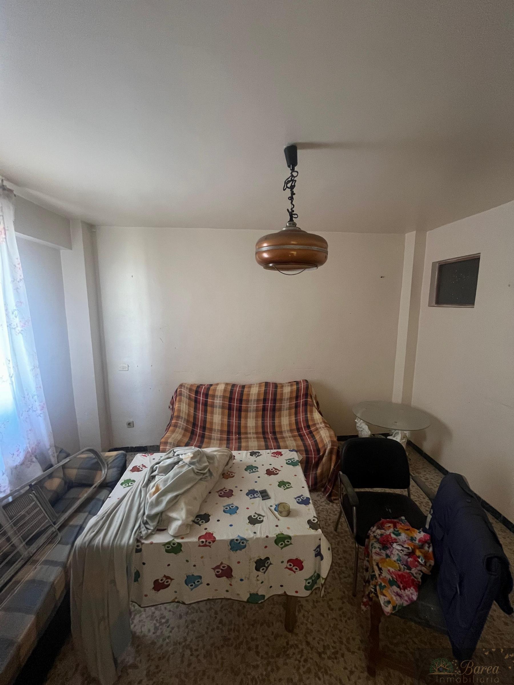 For sale of building in Rute