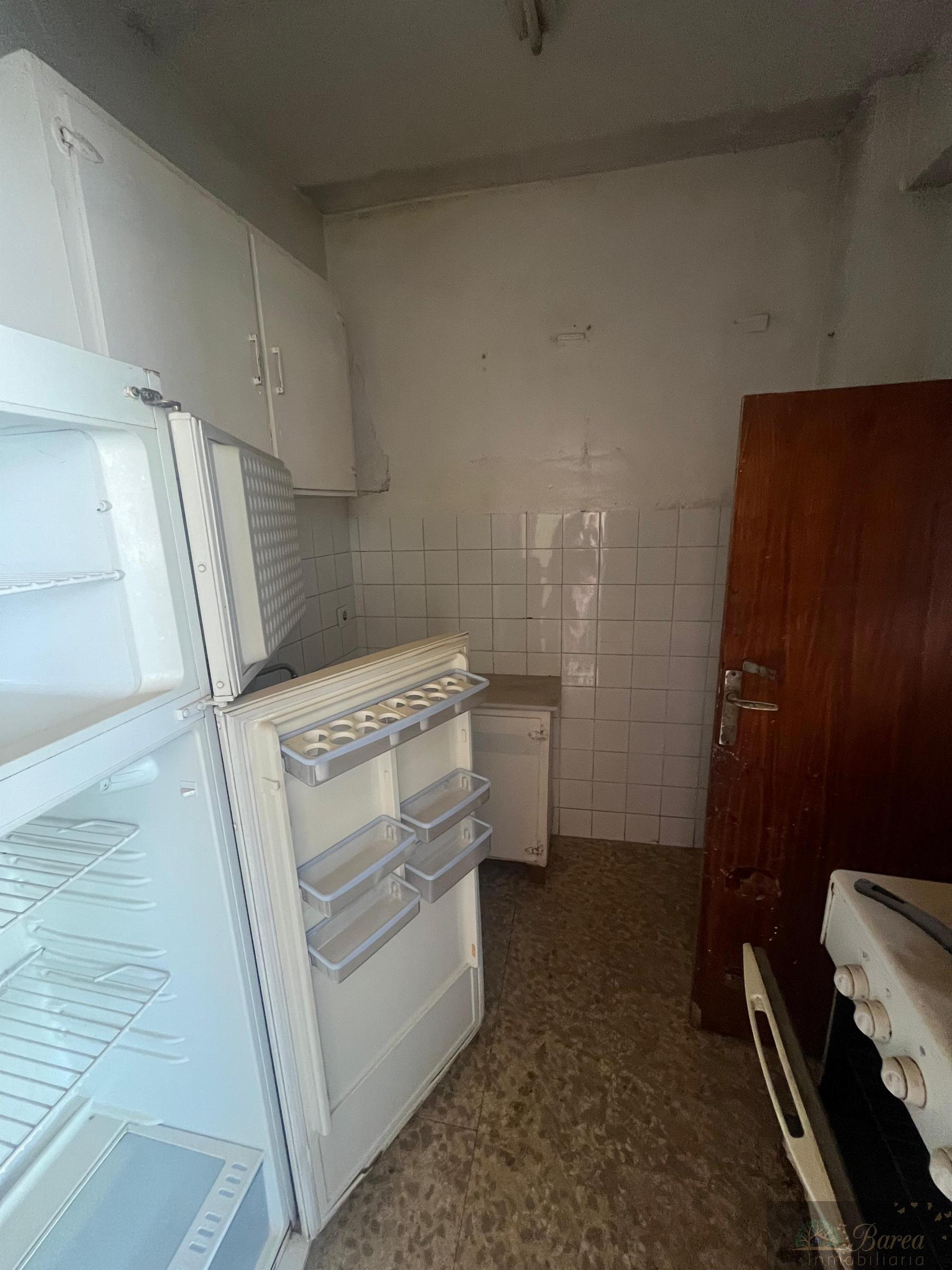 For sale of building in Rute