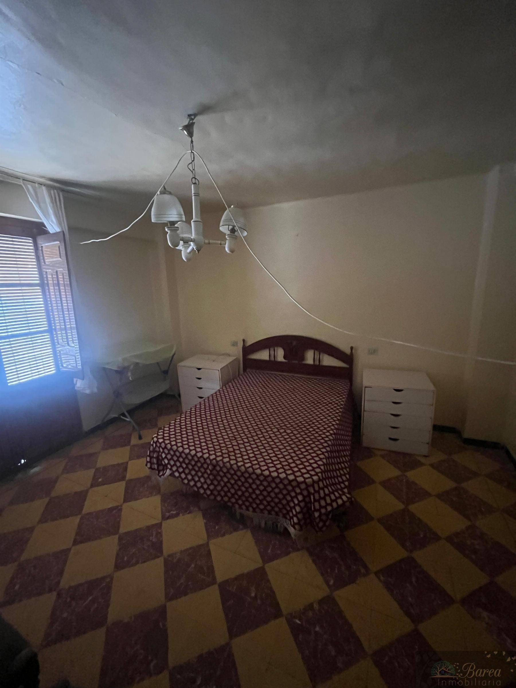 For sale of building in Rute