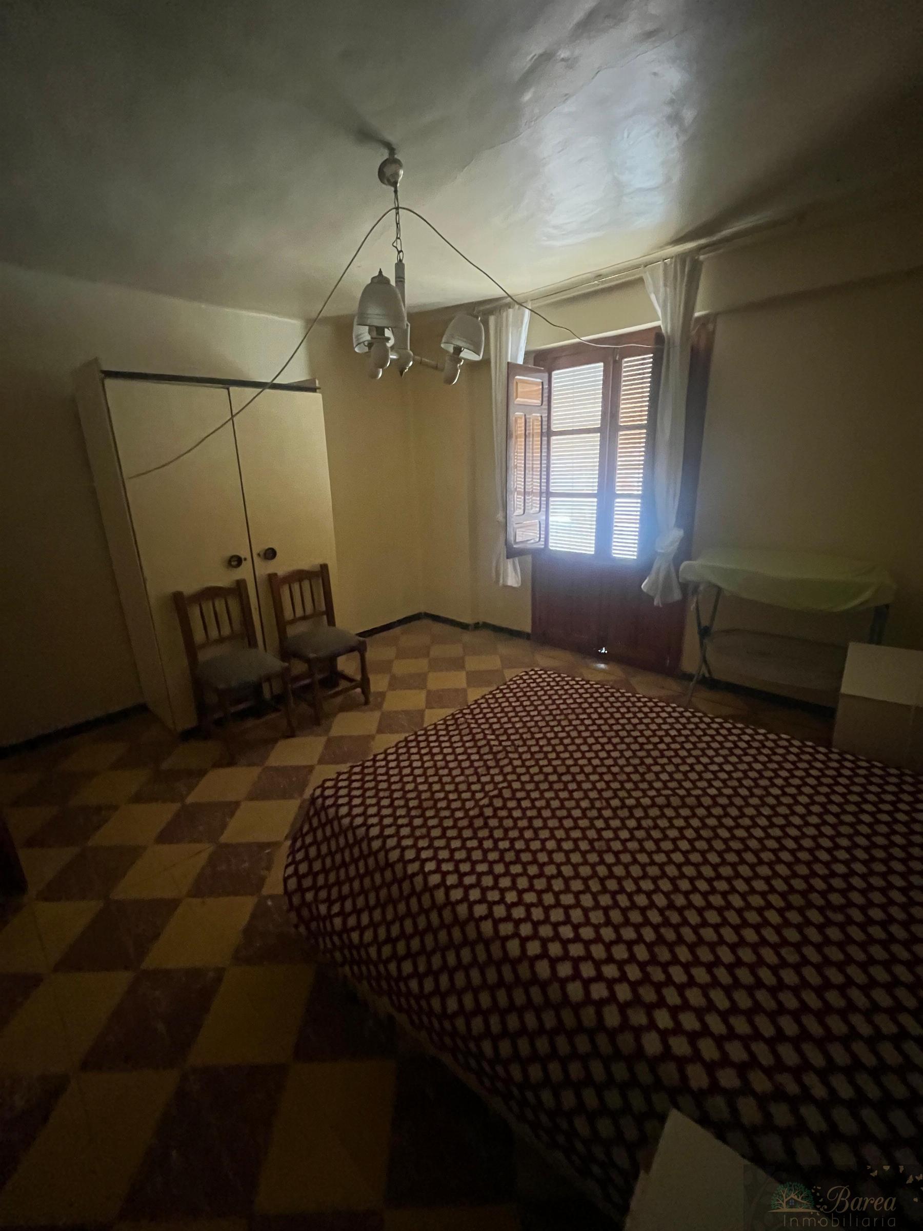 For sale of building in Rute