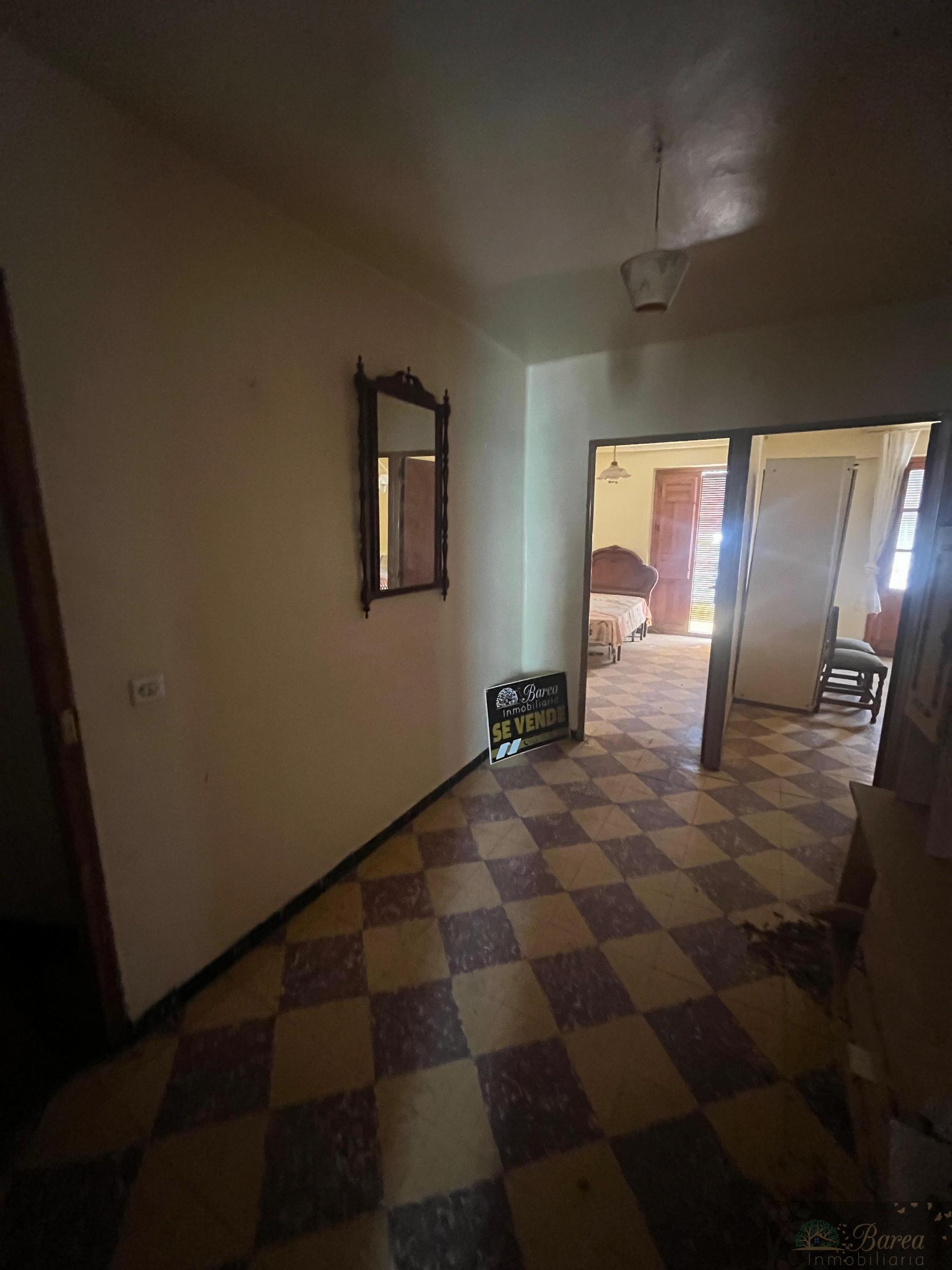 For sale of building in Rute