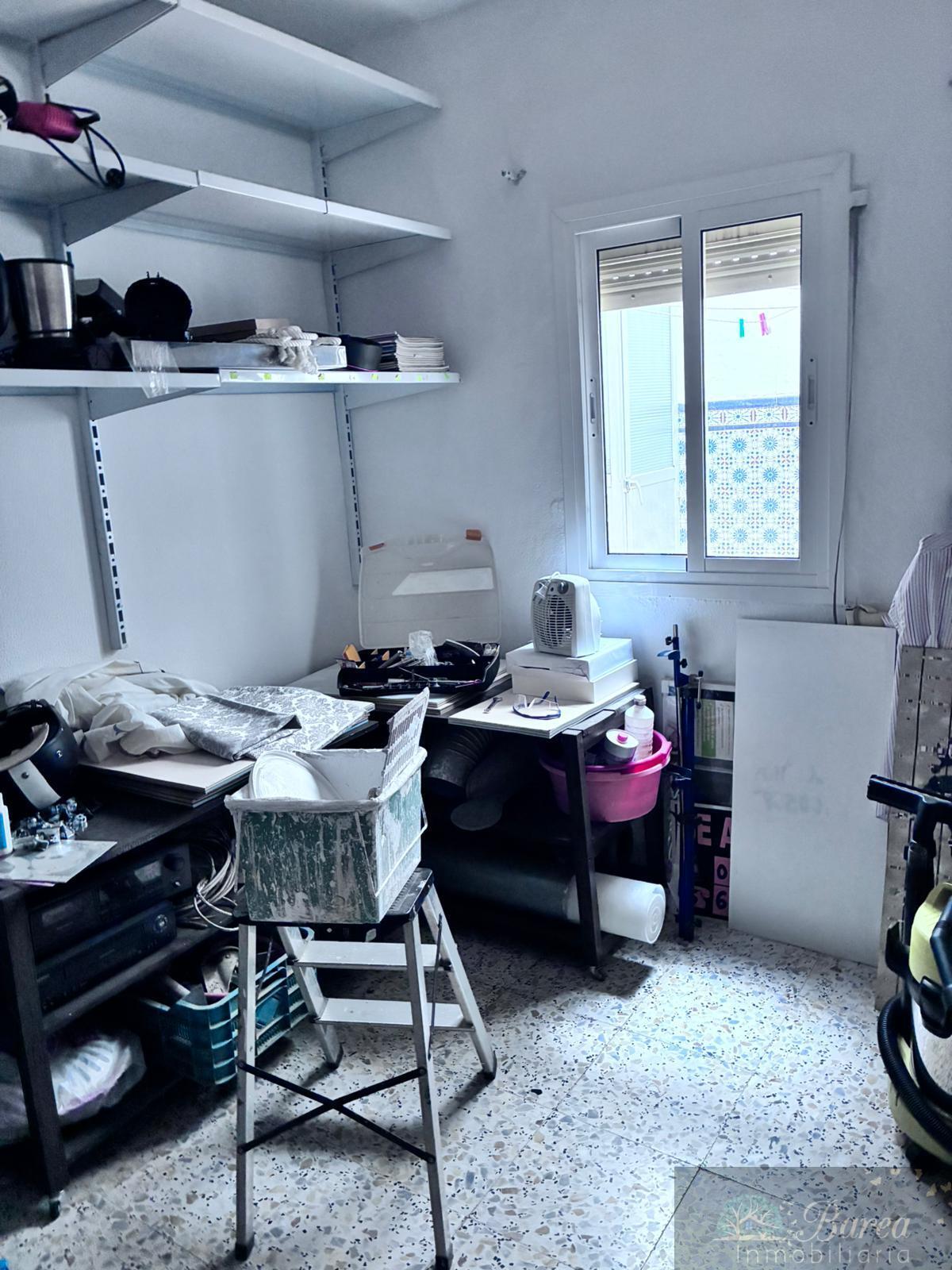 For sale of building in Rute
